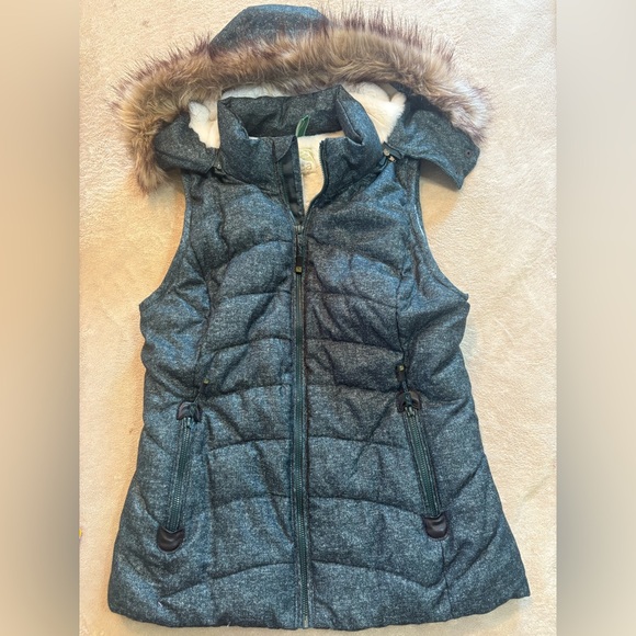 Green Tea Women’s Hooded Vest with Faux Fur Trim - Picture 1 of 5